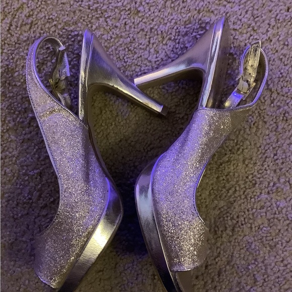 8.5 rampage gold glitter heels - Picture 2 of 5